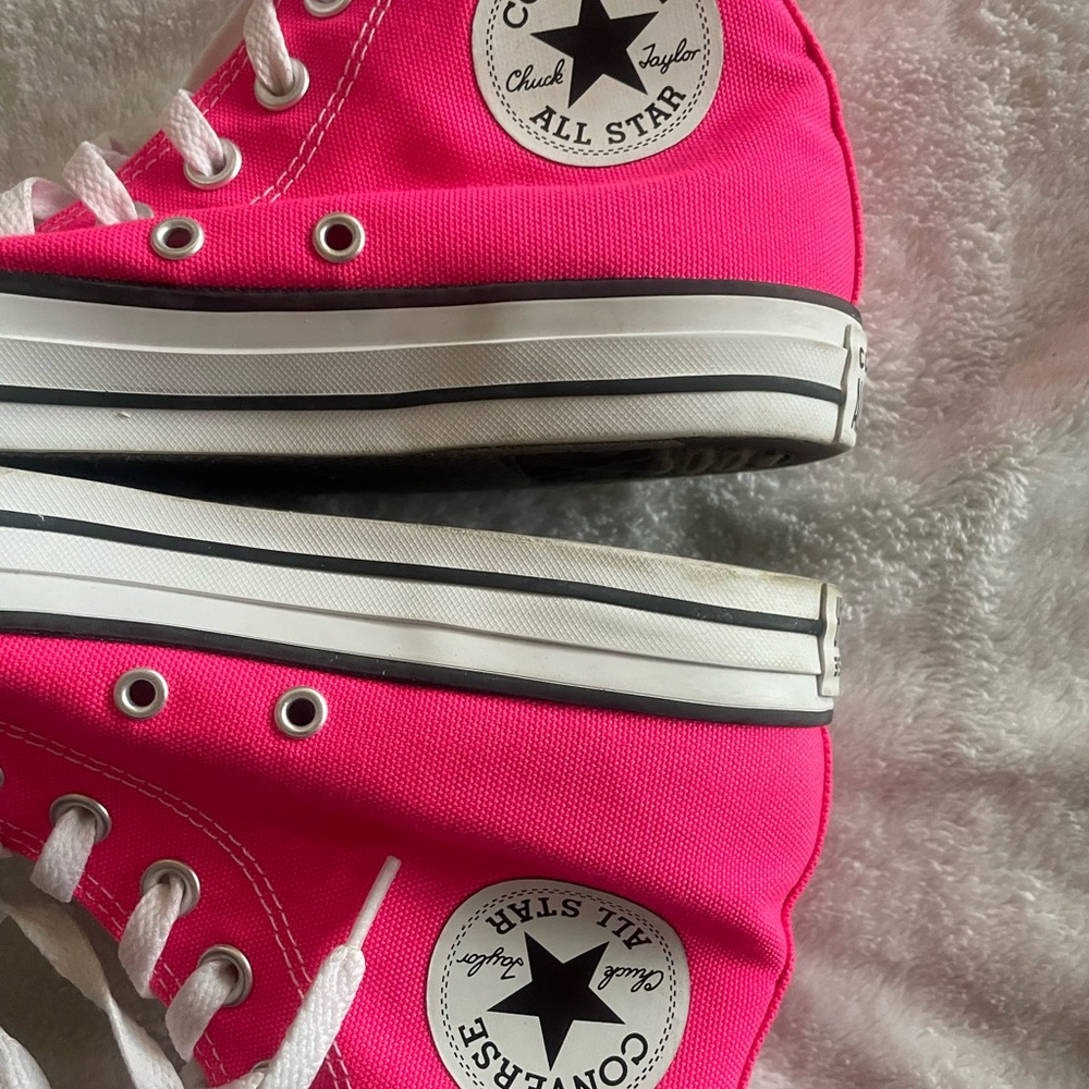 Converse High Top Sneakers size 9 women’s/ 7  pink - Picture 4 of 8